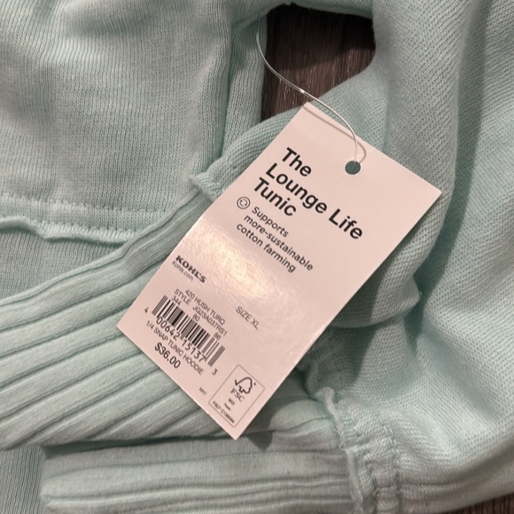 NWT Juniors' SO® 1/4 Snap Hoodie XL - Picture 3 of 5